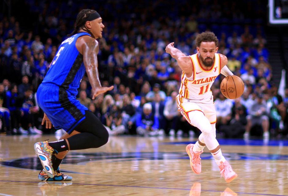 成都金牛公安：蓉城vs河南期间，两名观众做出侮辱性动作被行拘（成都金牛警方通报：蓉城对河南比赛期间，两名观众因侮辱性举动被行拘）