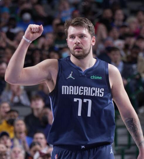 斯洛特：在利物浦每天都得证明自己，不能说拿过冠军就没问题（斯洛特：在利物浦必须持续证明自己，夺冠并非万事大吉）