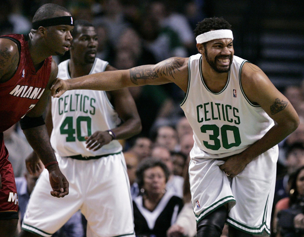 毕包主帅：巴黎是欧冠冠军，这一分是拼尽全力才换来的（毕包主帅：巴黎堪称欧冠冠军，这一分是硬拼到底的结果）