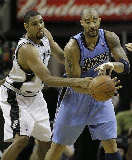 曼城有望大胜桑德兰，展现沉稳防守，争夺英超积分榜席位。（曼城有望横扫桑德兰，凭稳健防守冲击英超前列）